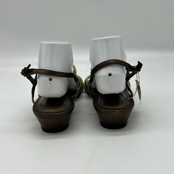 Dexflex Gold Sandals - Picture 2 of 8